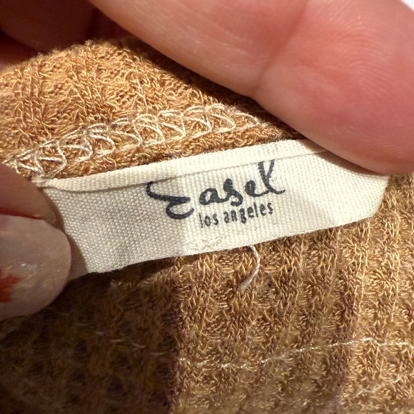 Easel Textured Knit Top in Tan - Picture 5 of 7